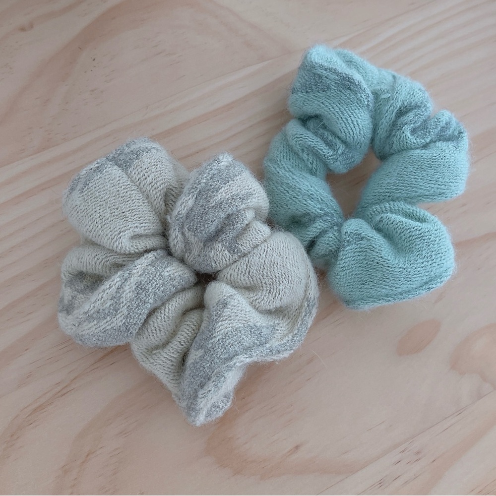 Soft Knit Hair Scrunchies - Cream and Teal